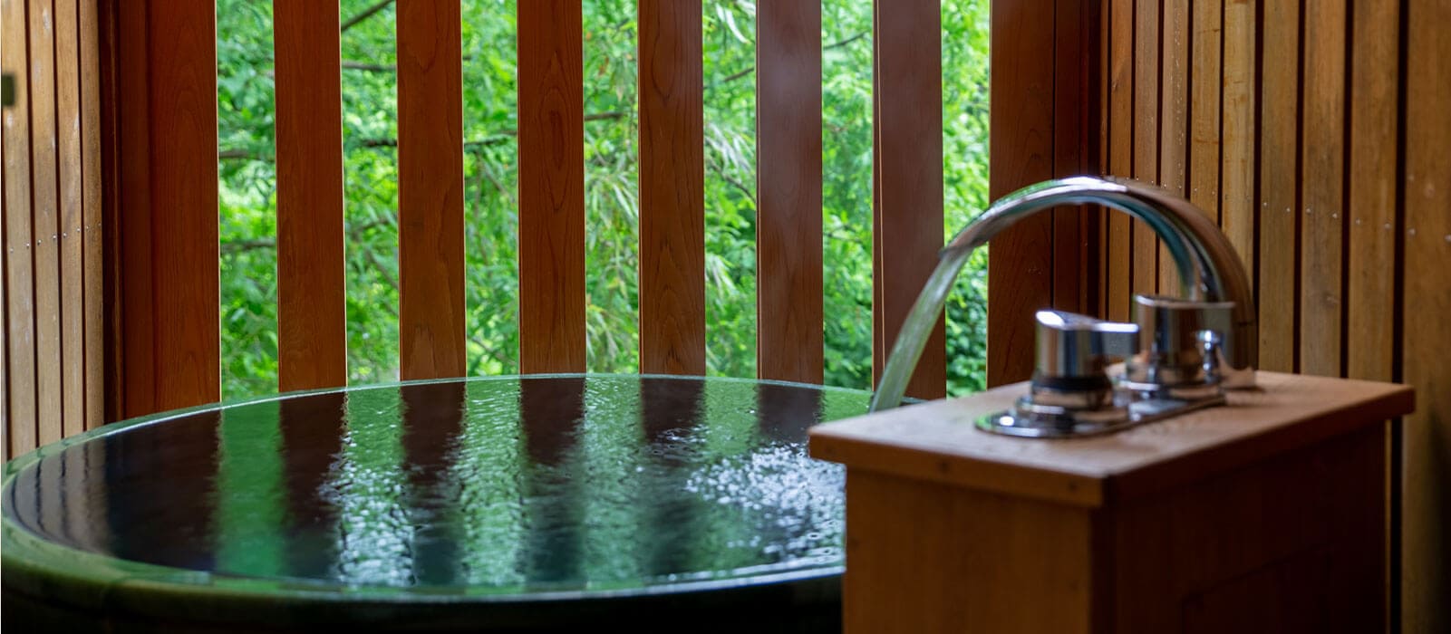 露天風呂付き客室「本館 ~そよかぜ~」